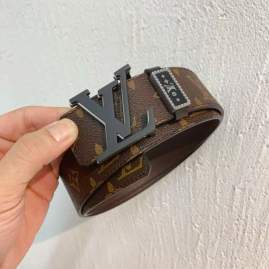 Picture of Louis Vuitton Belts _SKUfw223582439fw